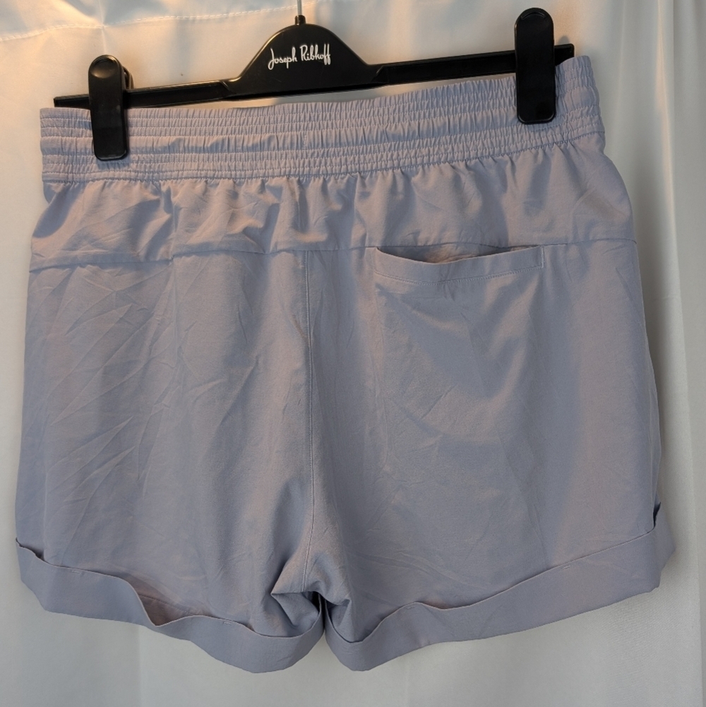 Lululemon Spring Break Away Short *4-way Stretch 3" size 8 in EUC - Picture 9 of 11